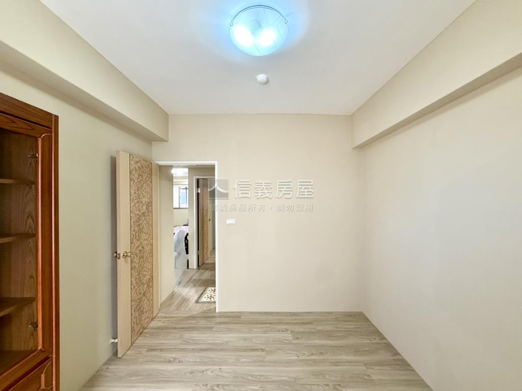 土城低總美妝方正機能三房房屋室內格局與周邊環境