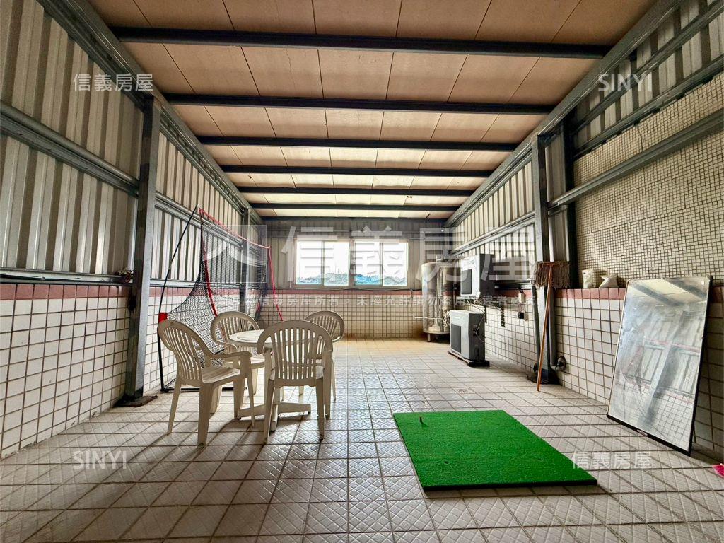 台北小城開闊車庫透天房屋室內格局與周邊環境