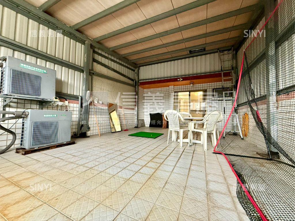 台北小城開闊車庫透天房屋室內格局與周邊環境