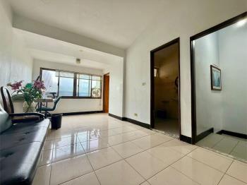 台北小城開闊車庫透天