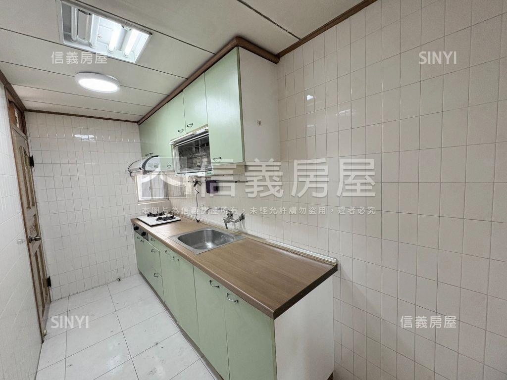 近東寧商圈屋況佳一樓寓房屋室內格局與周邊環境