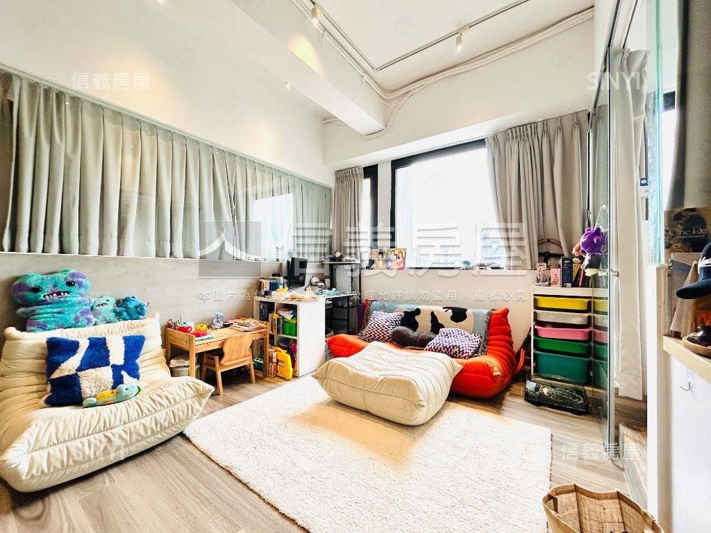 高樓二房附車位日光天際宅房屋室內格局與周邊環境