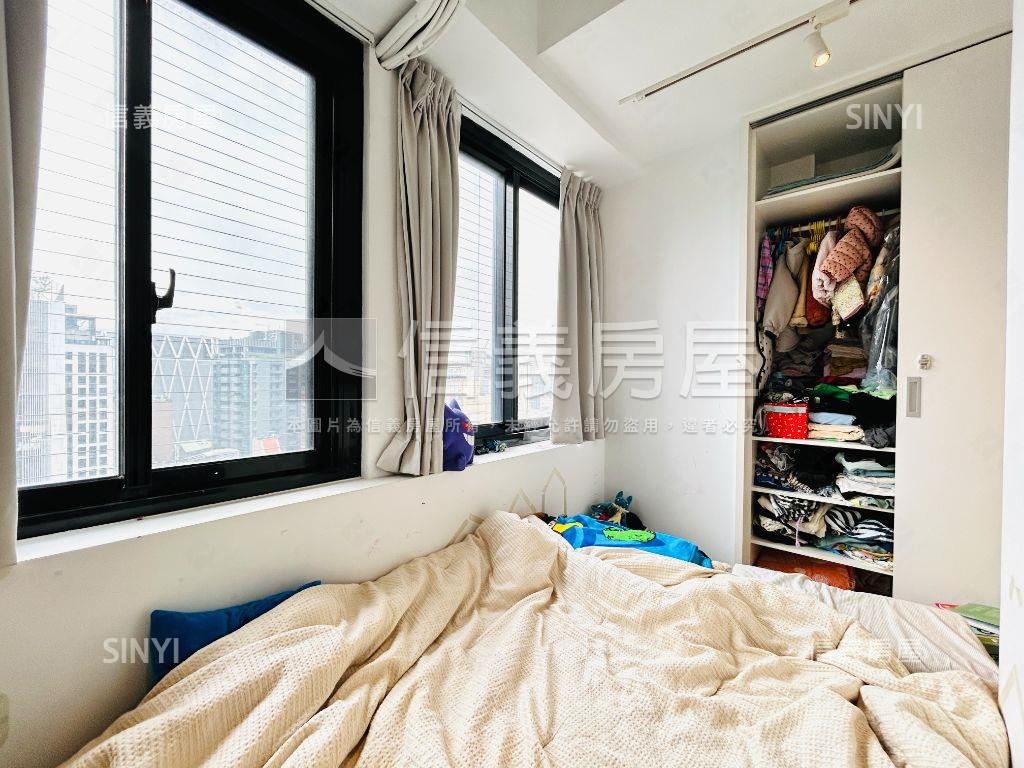 高樓二房附車位日光天際宅房屋室內格局與周邊環境