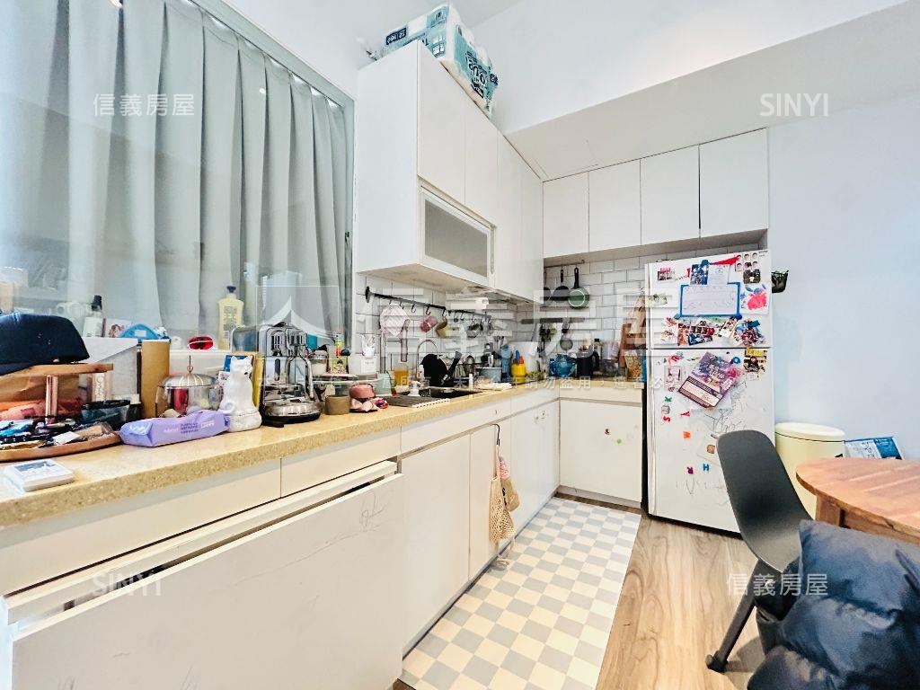 高樓二房附車位日光天際宅房屋室內格局與周邊環境