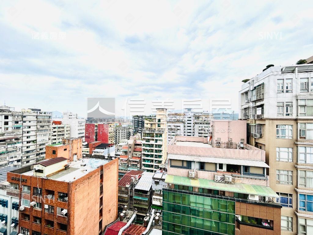 高樓二房附車位日光天際宅房屋室內格局與周邊環境