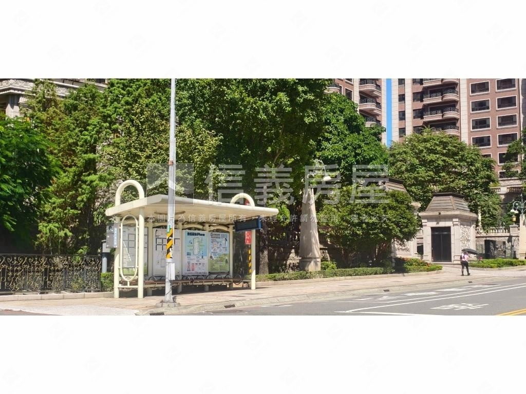 明星冠倫花園一樓房屋室內格局與周邊環境