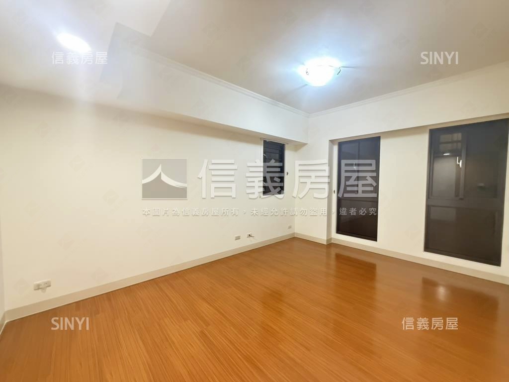 丹麥大空間雙車位房屋室內格局與周邊環境