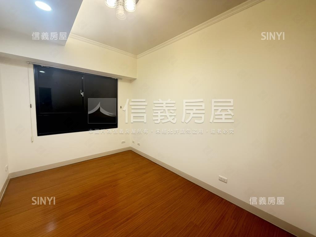 丹麥大空間雙車位房屋室內格局與周邊環境