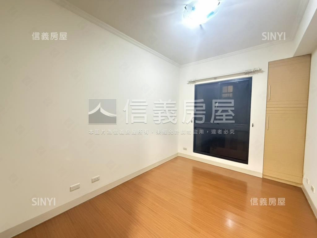 丹麥大空間雙車位房屋室內格局與周邊環境