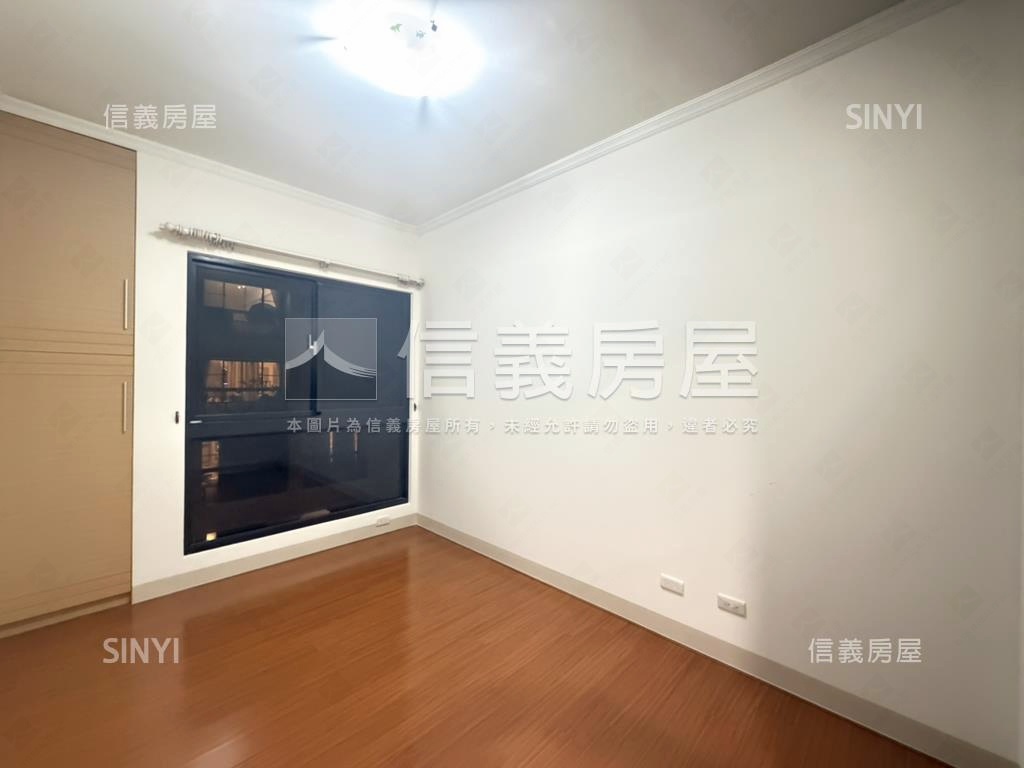 丹麥大空間雙車位房屋室內格局與周邊環境