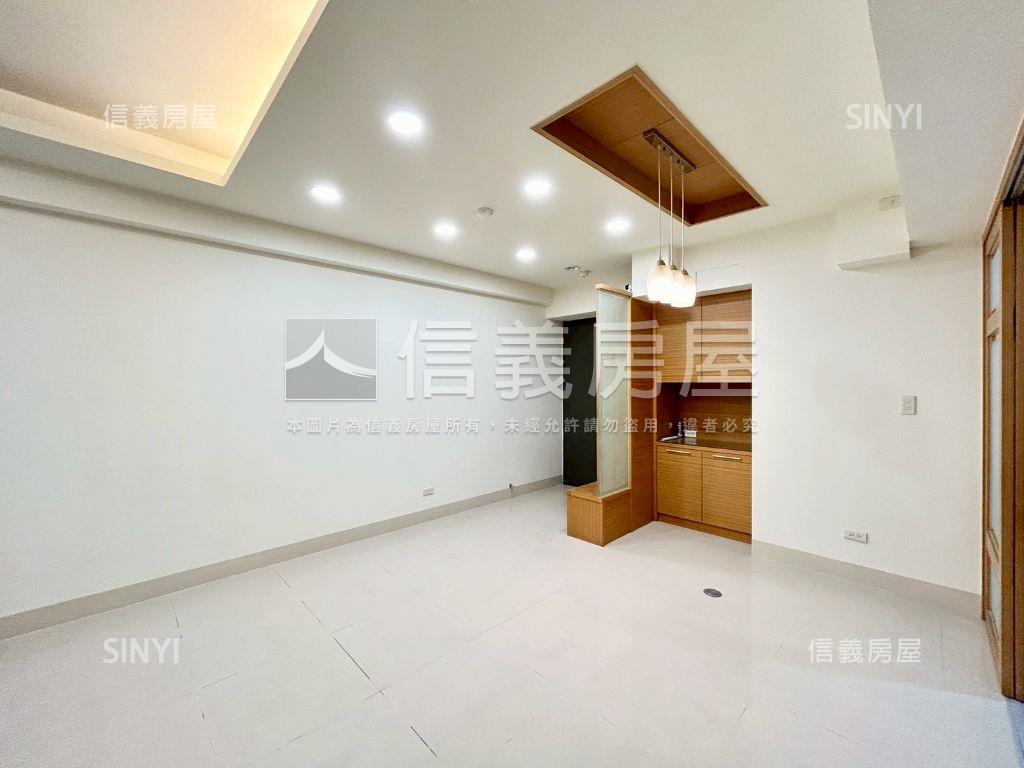 丹麥角間明亮大空間雙車位房屋室內格局與周邊環境