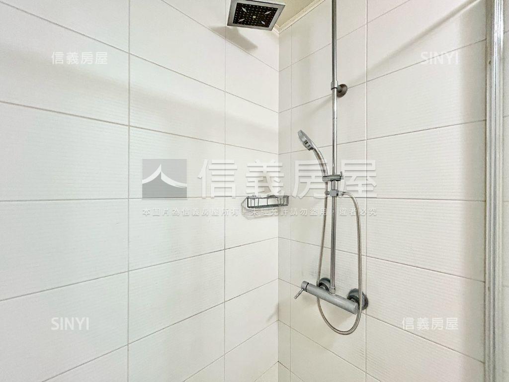 丹麥角間明亮大空間雙車位房屋室內格局與周邊環境