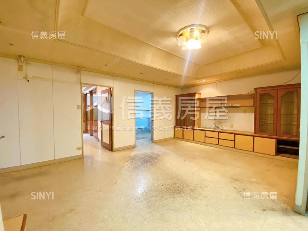 ●顯眼●透天傳家金店面房屋室內格局與周邊環境