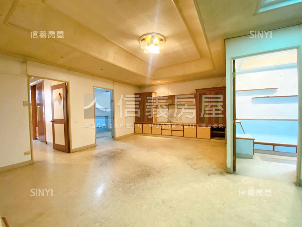 ●顯眼●透天傳家金店面房屋室內格局與周邊環境