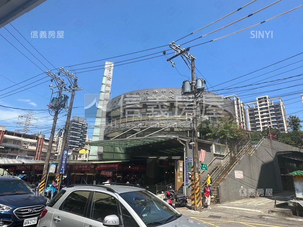 市聲鼎沸●市場黃金店面房屋室內格局與周邊環境