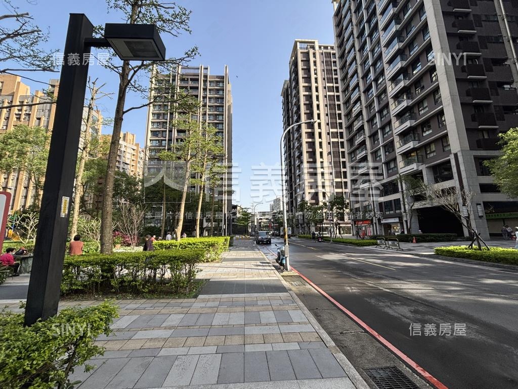 市聲鼎沸●市場黃金店面房屋室內格局與周邊環境