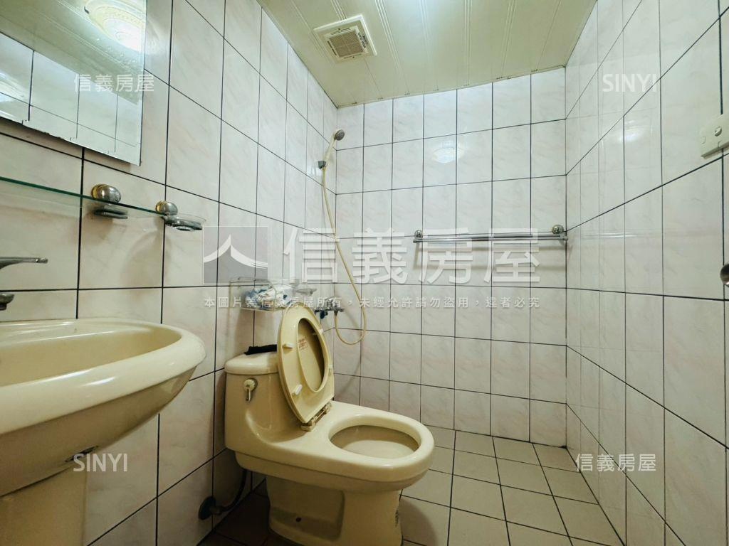 圓富寬敞四房車位房屋室內格局與周邊環境