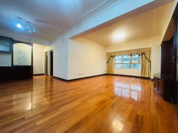 圓富寬敞四房車位