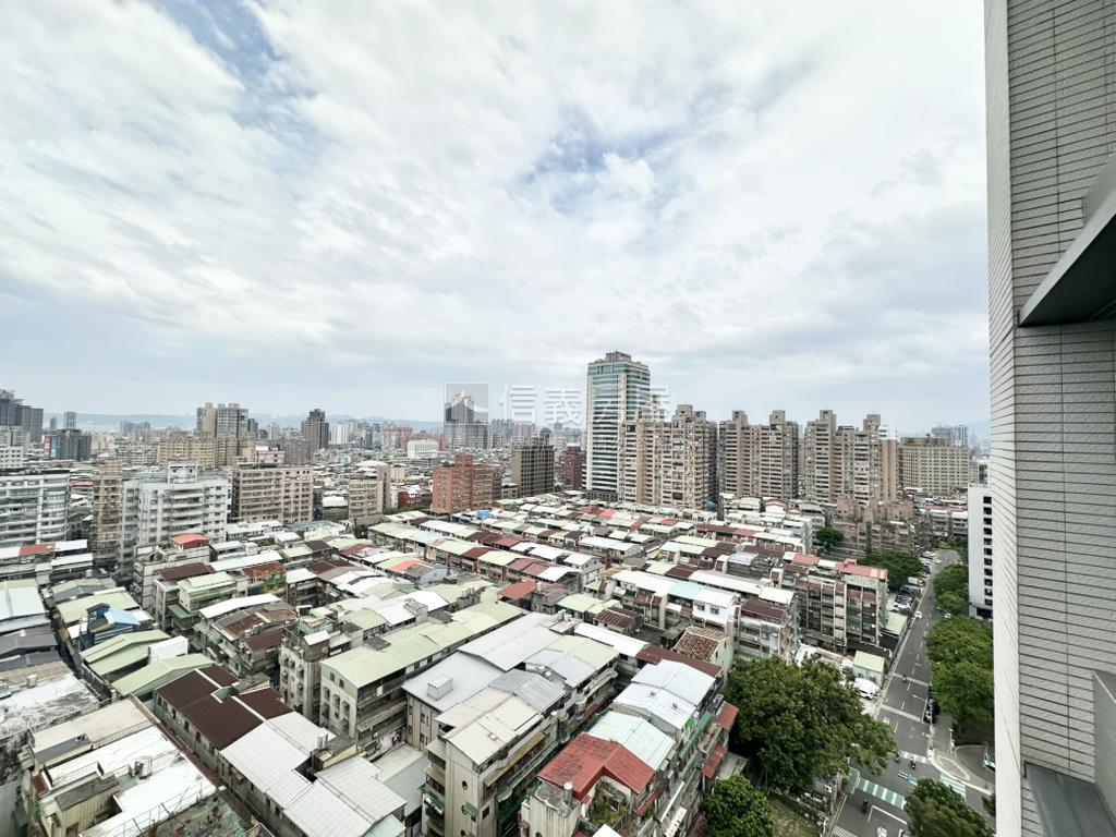 幸福時光登高望遠房屋室內格局與周邊環境