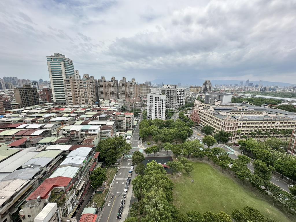 幸福時光登高望遠房屋室內格局與周邊環境