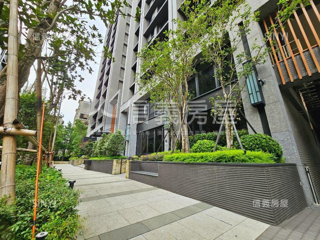 采采良品挑高一樓房屋室內格局與周邊環境