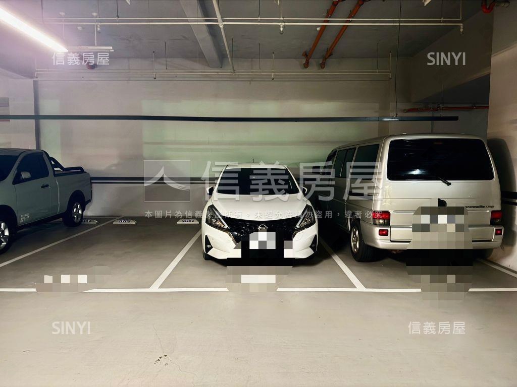鉅虹曙光之旅三房平車房屋室內格局與周邊環境