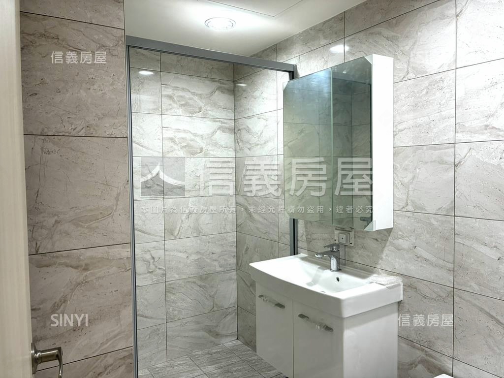 仰星殿高樓平車看七期房屋室內格局與周邊環境