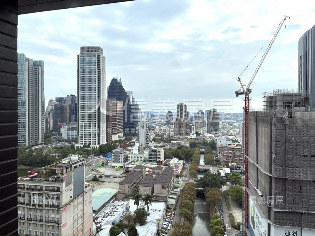 仰星殿高樓平車看七期房屋室內格局與周邊環境