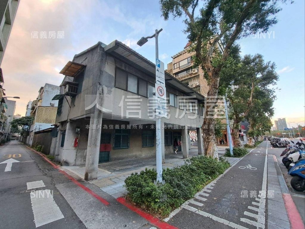 稀有正新生南路大土持透天房屋室內格局與周邊環境