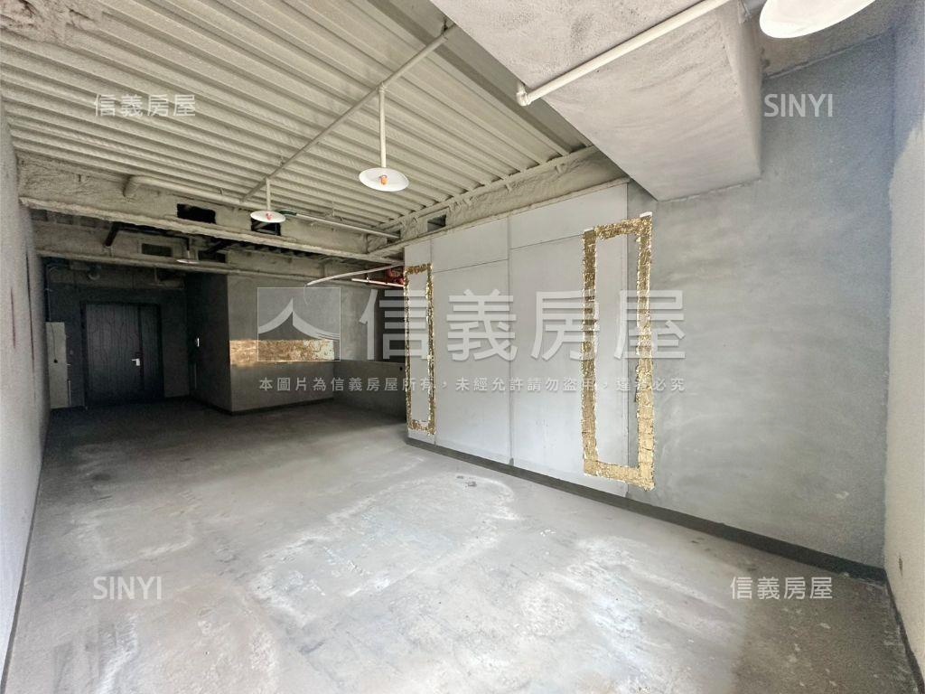 博愛特區帝璟苑露臺戶坡車房屋室內格局與周邊環境