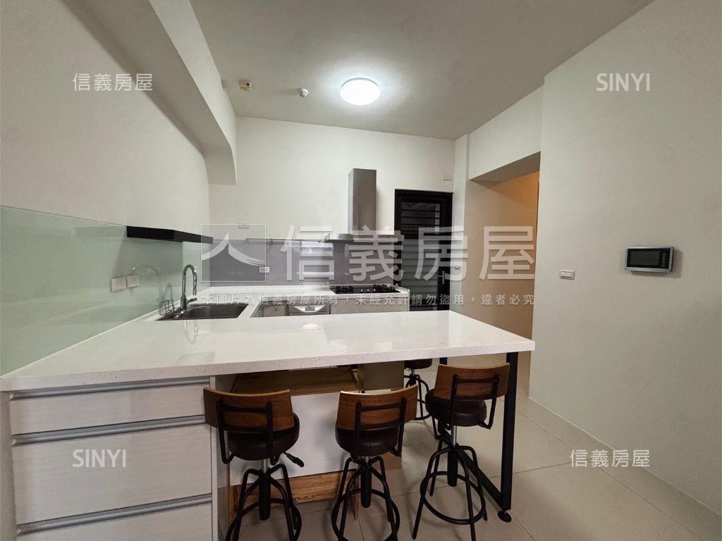 鳳凰幸福２房車位房屋室內格局與周邊環境