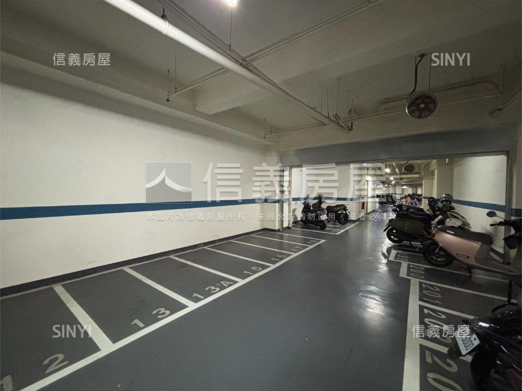 鳳凰幸福２房車位房屋室內格局與周邊環境