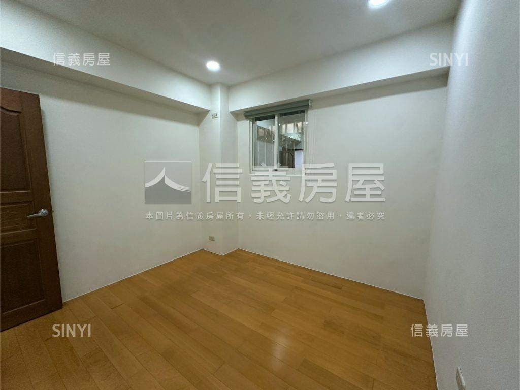 店長推薦學府春秋三房車位房屋室內格局與周邊環境