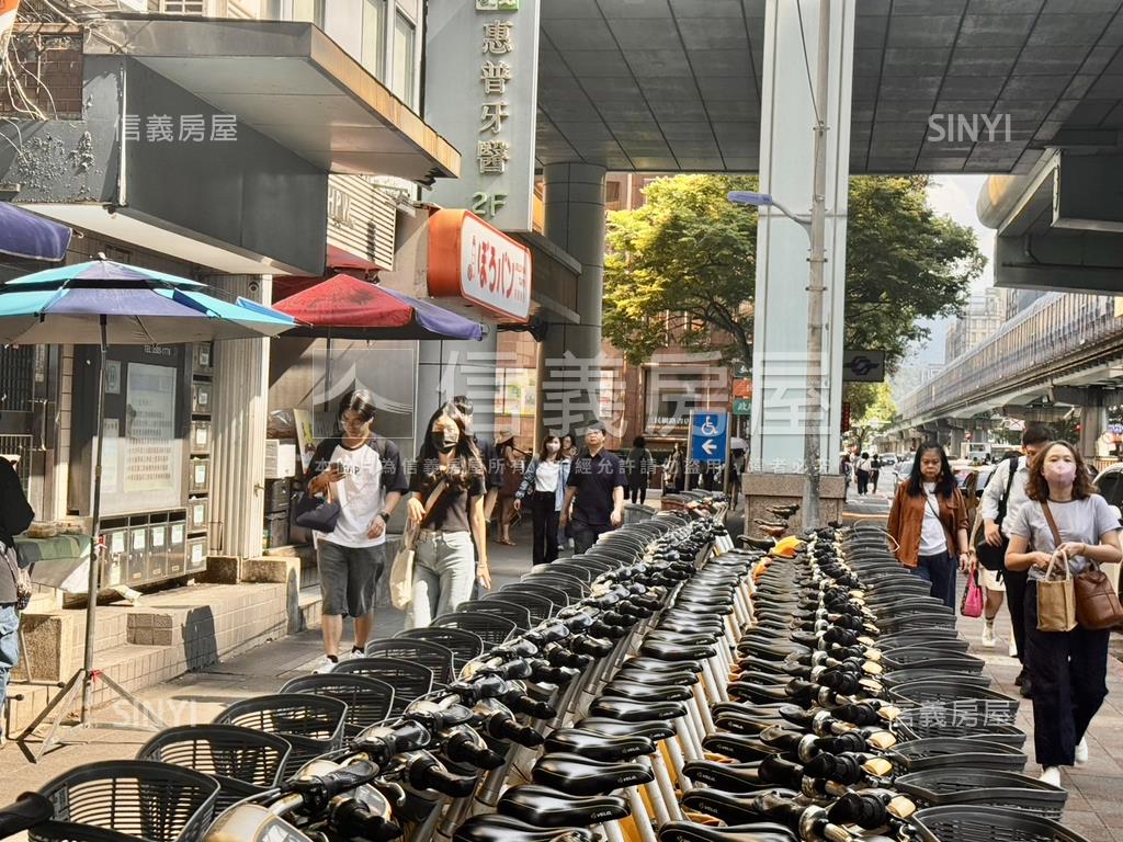 專約正捷運旁邊間黃金店面房屋室內格局與周邊環境