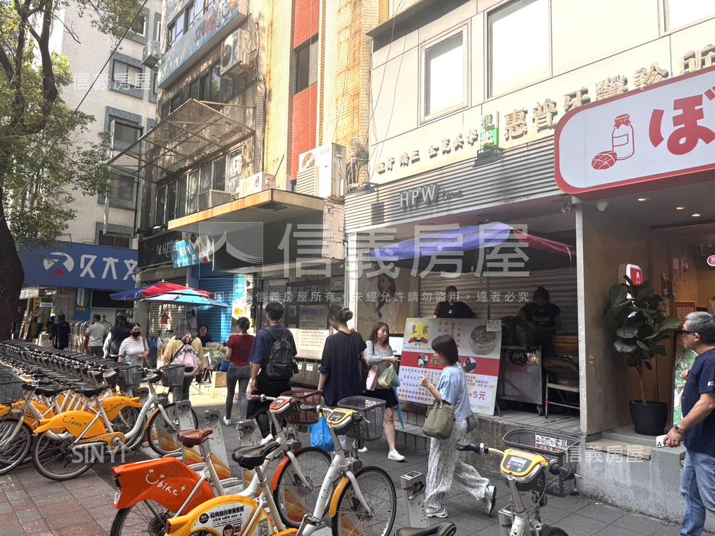 專約正捷運旁邊間黃金店面房屋室內格局與周邊環境