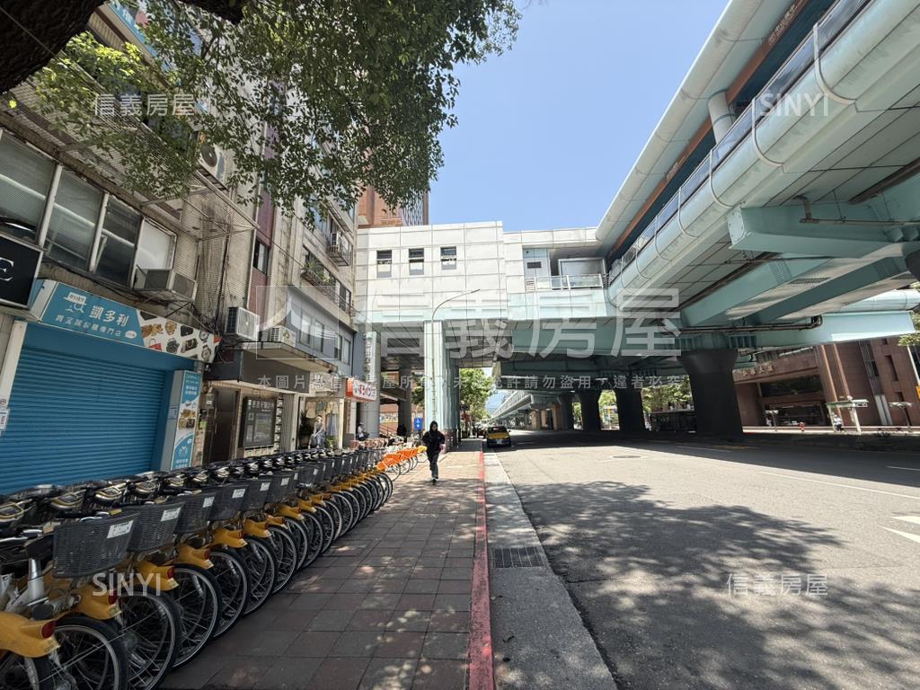 專約正捷運旁邊間黃金店面房屋室內格局與周邊環境
