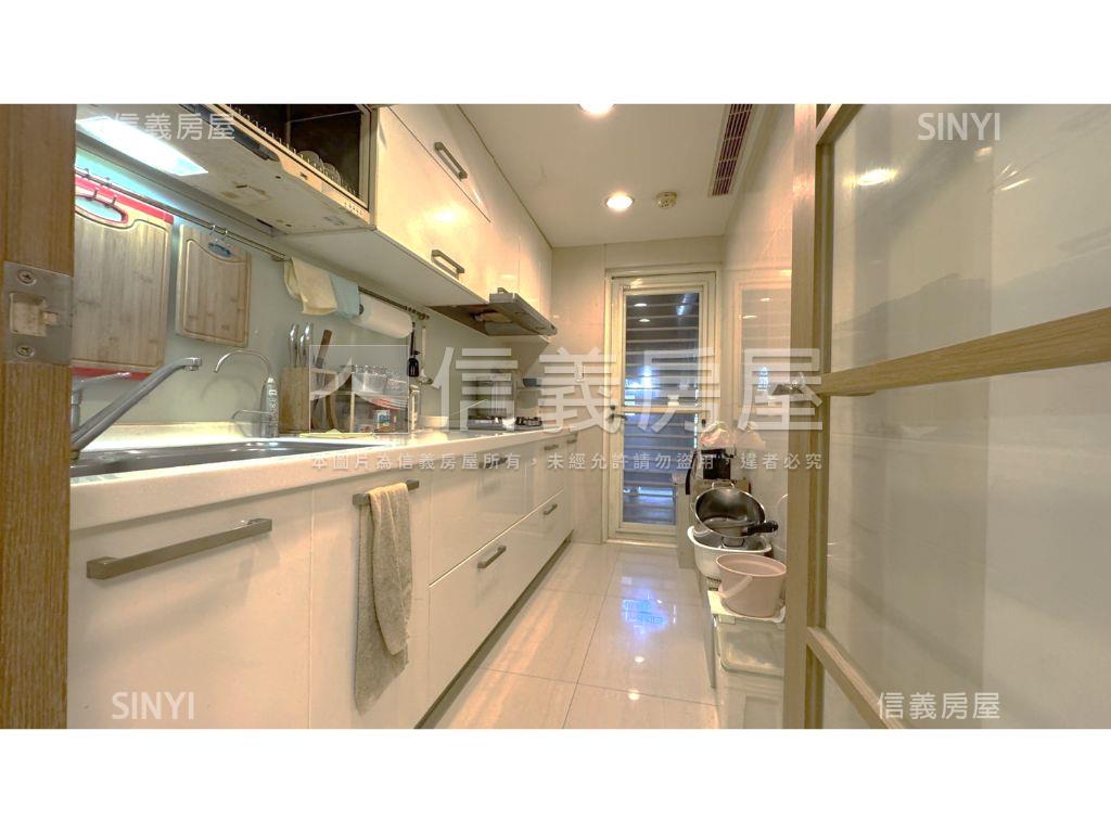 愛河後棟美景雙車位房屋室內格局與周邊環境