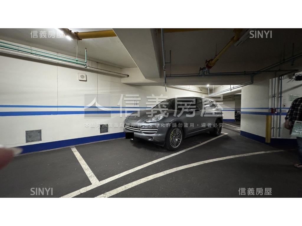 愛河後棟美景雙車位房屋室內格局與周邊環境