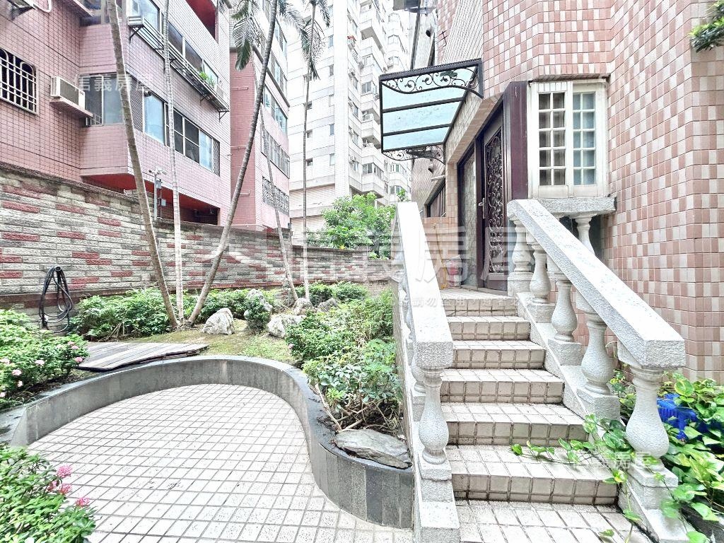 惠文國小旁三房車位房屋室內格局與周邊環境