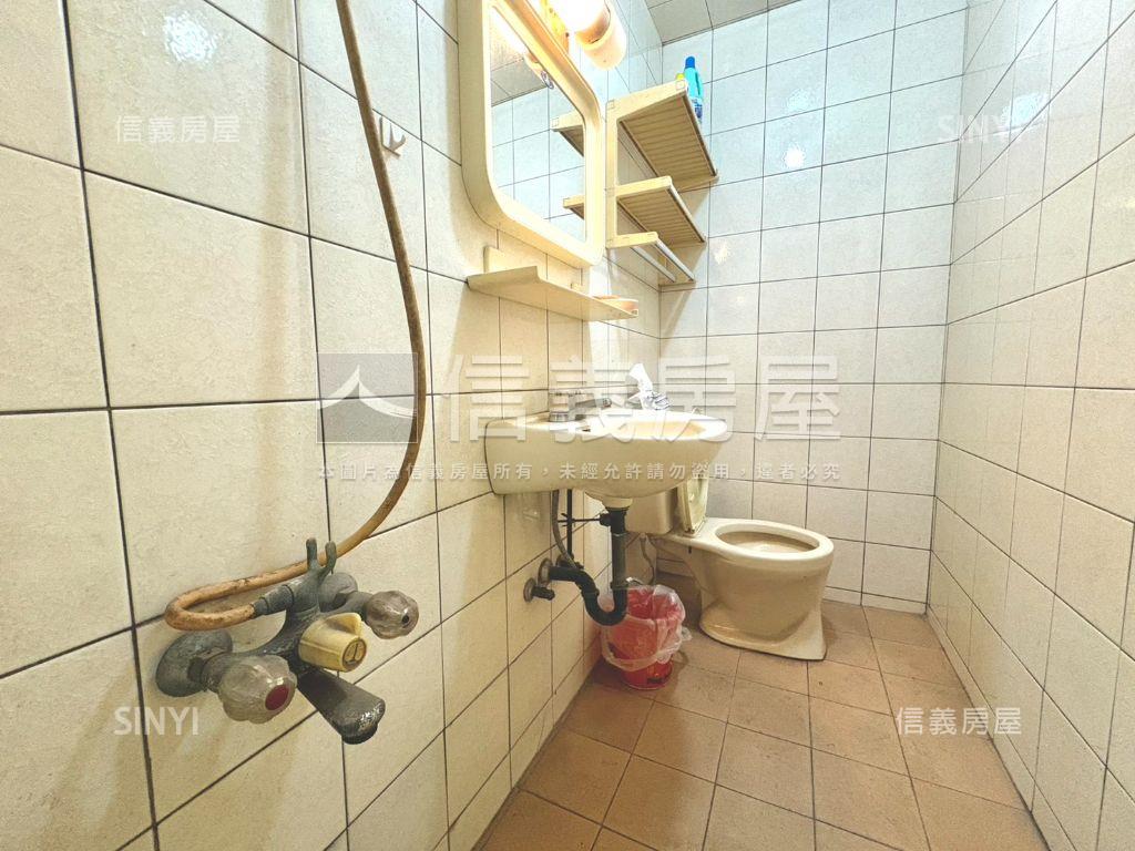 正臨安路衝衝衝店面房屋室內格局與周邊環境
