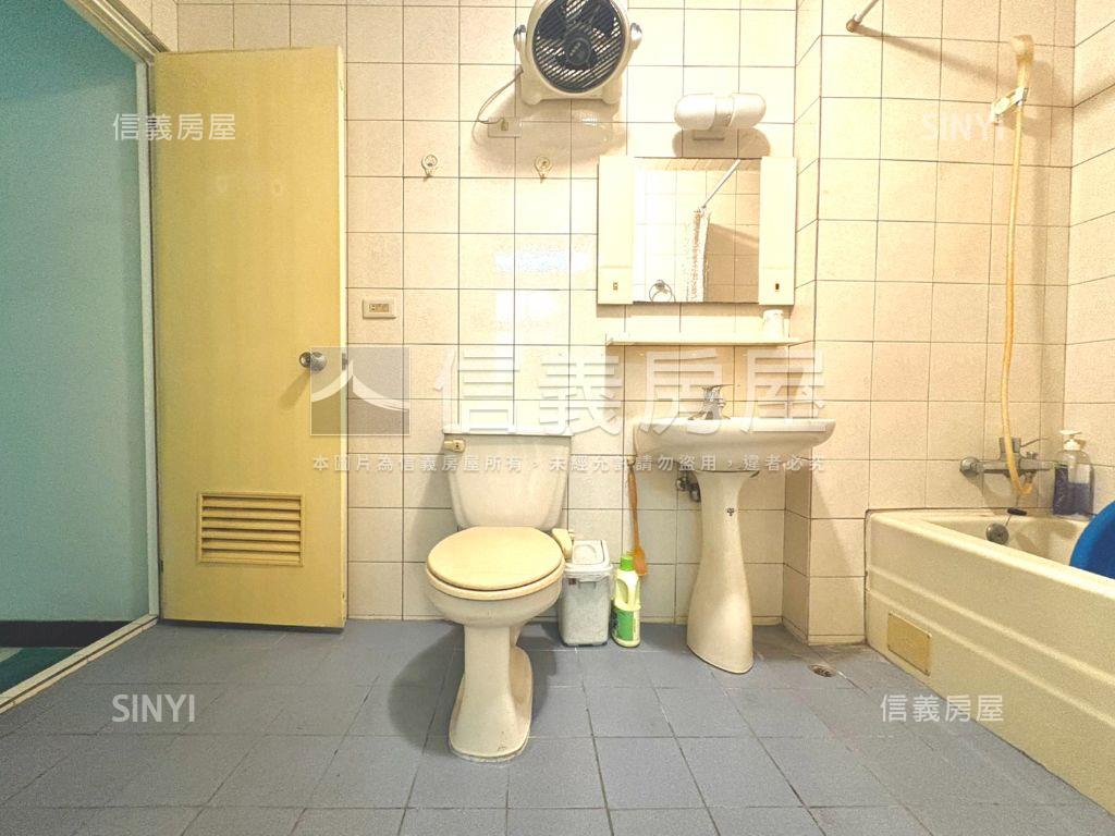 正臨安路衝衝衝店面房屋室內格局與周邊環境