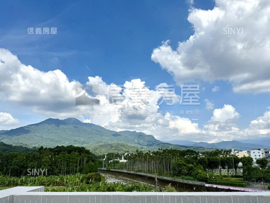 風光明媚透天別墅房屋室內格局與周邊環境