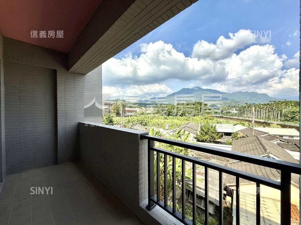 風光明媚透天別墅房屋室內格局與周邊環境