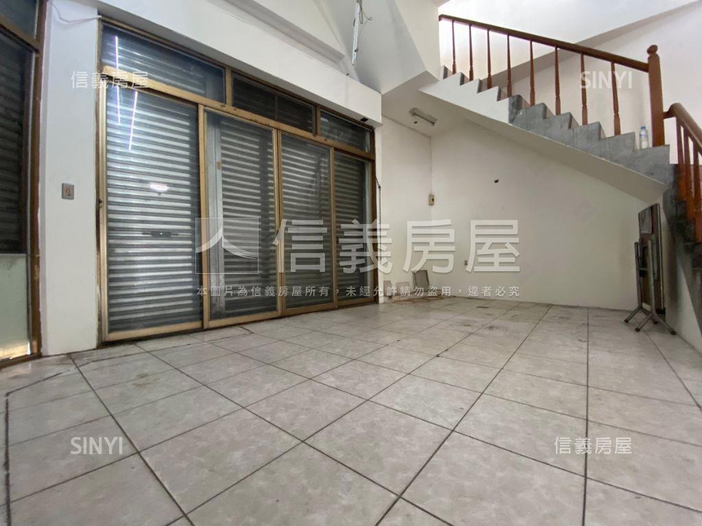 ＜推＞知名連鎖三角窗店面房屋室內格局與周邊環境