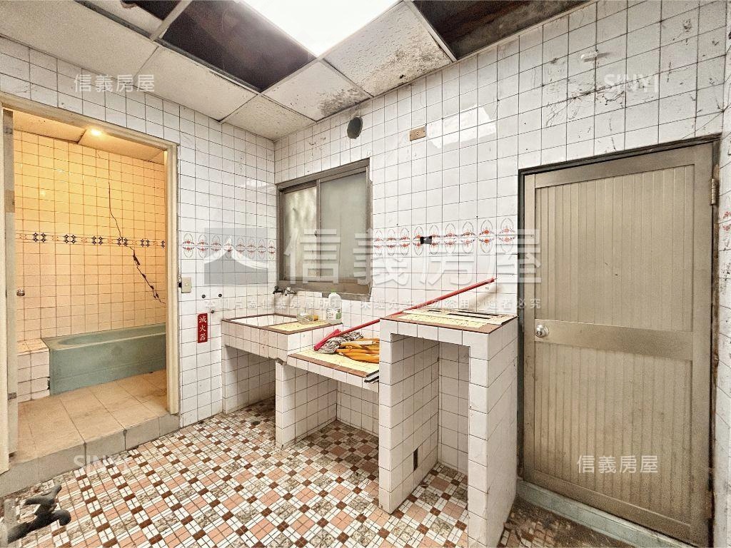 正成泰路醒目金店面房屋室內格局與周邊環境