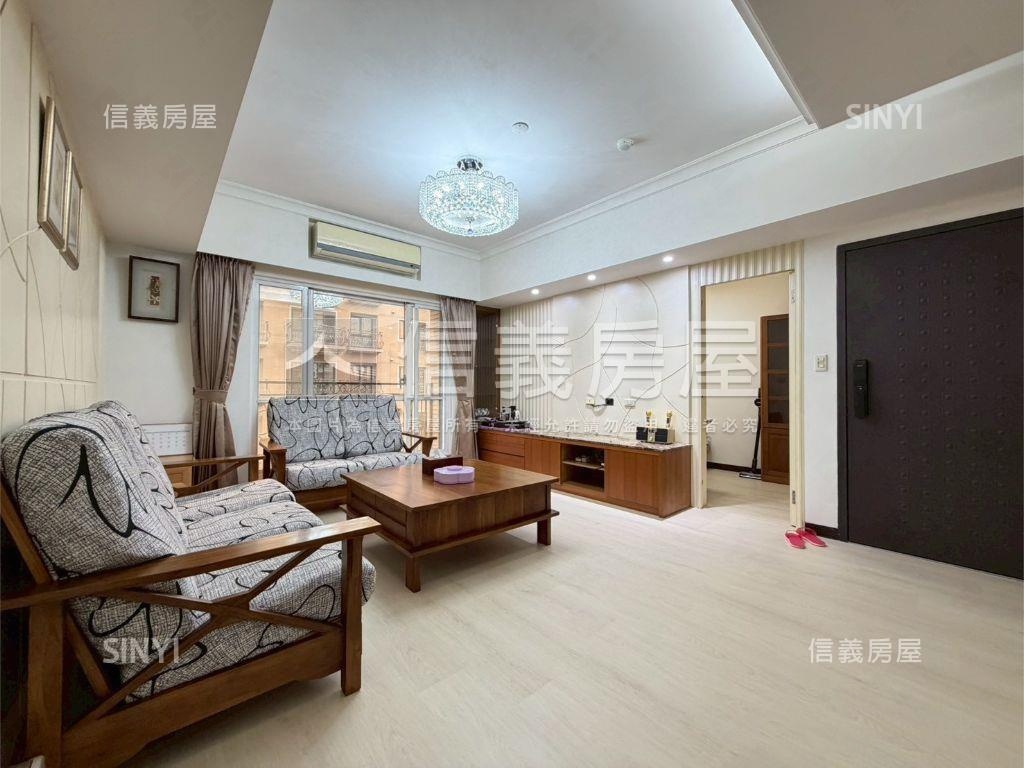 凡登精美四房車位房屋室內格局與周邊環境