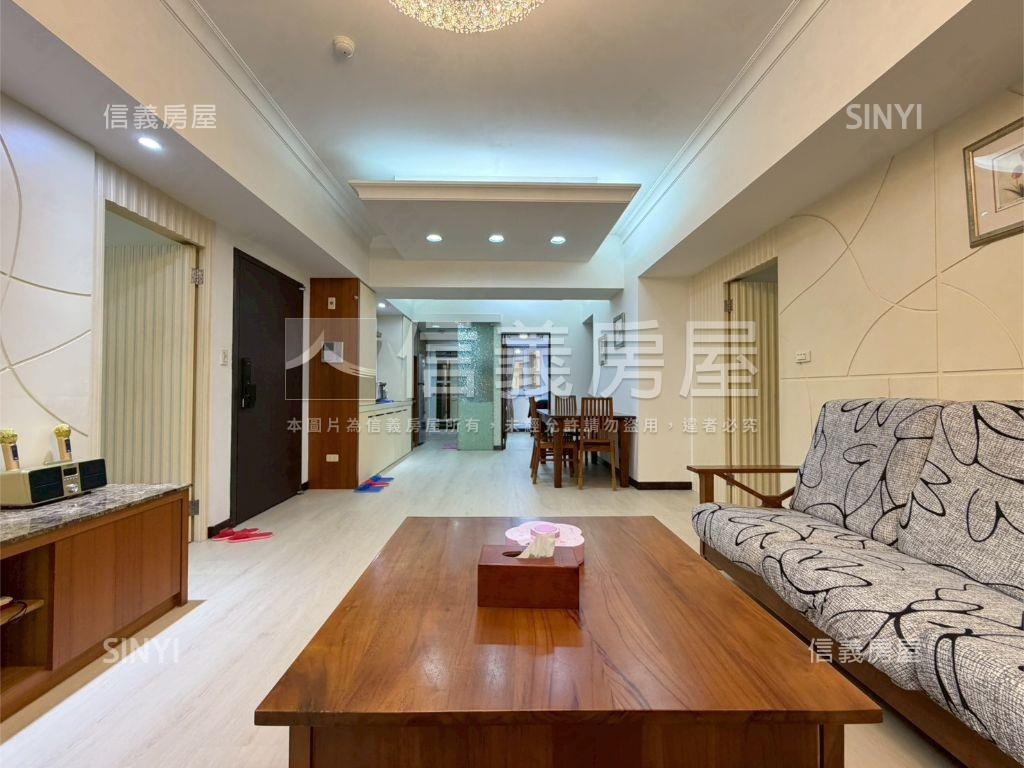 凡登精美四房車位房屋室內格局與周邊環境