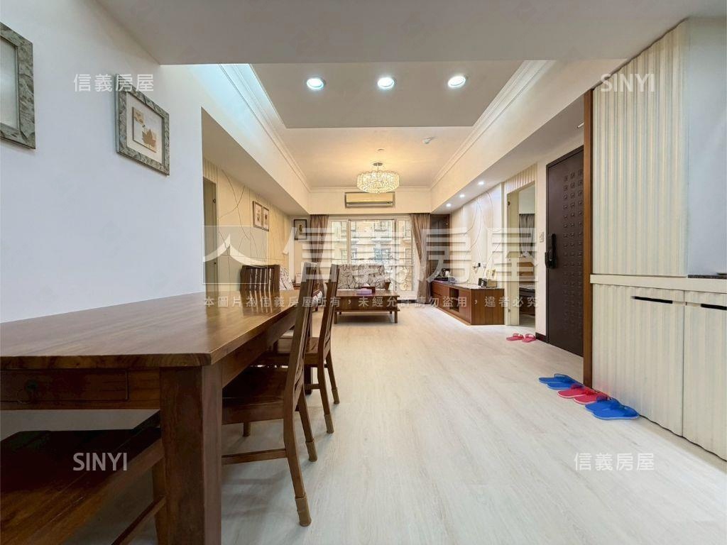 凡登精美四房車位房屋室內格局與周邊環境