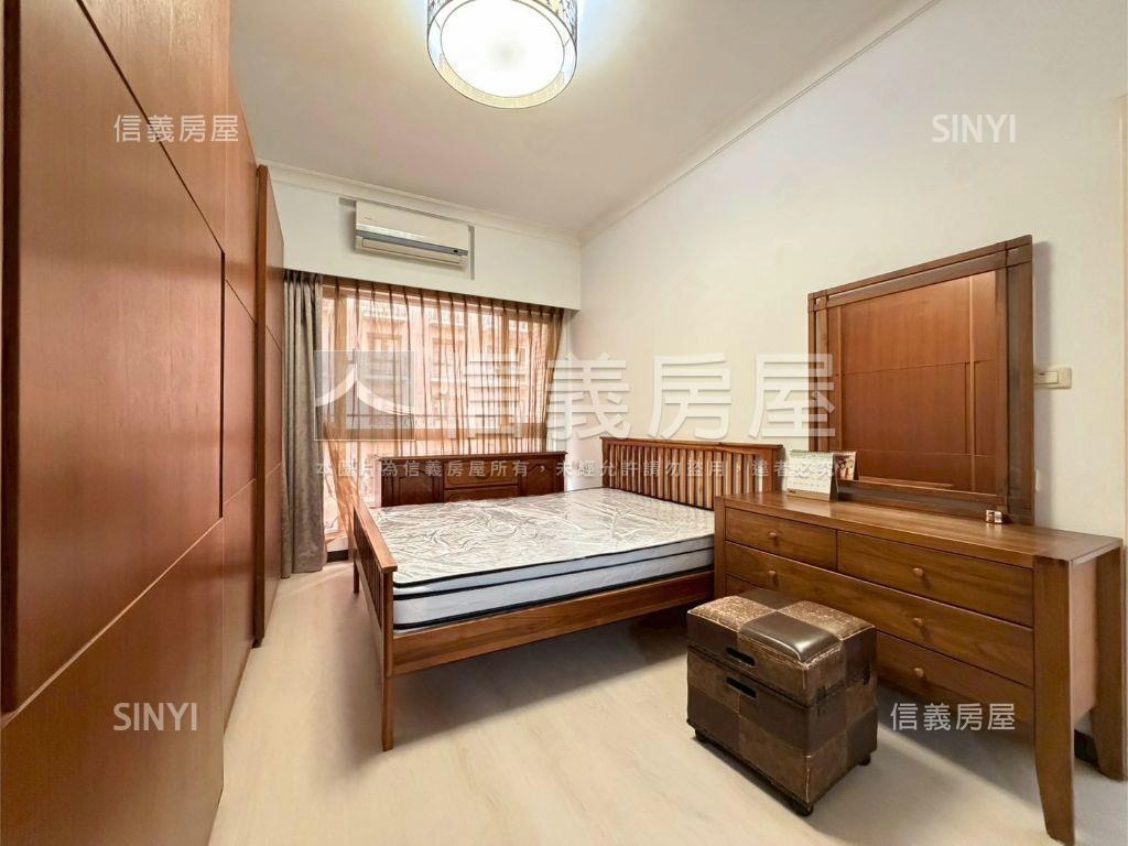 凡登精美四房車位房屋室內格局與周邊環境