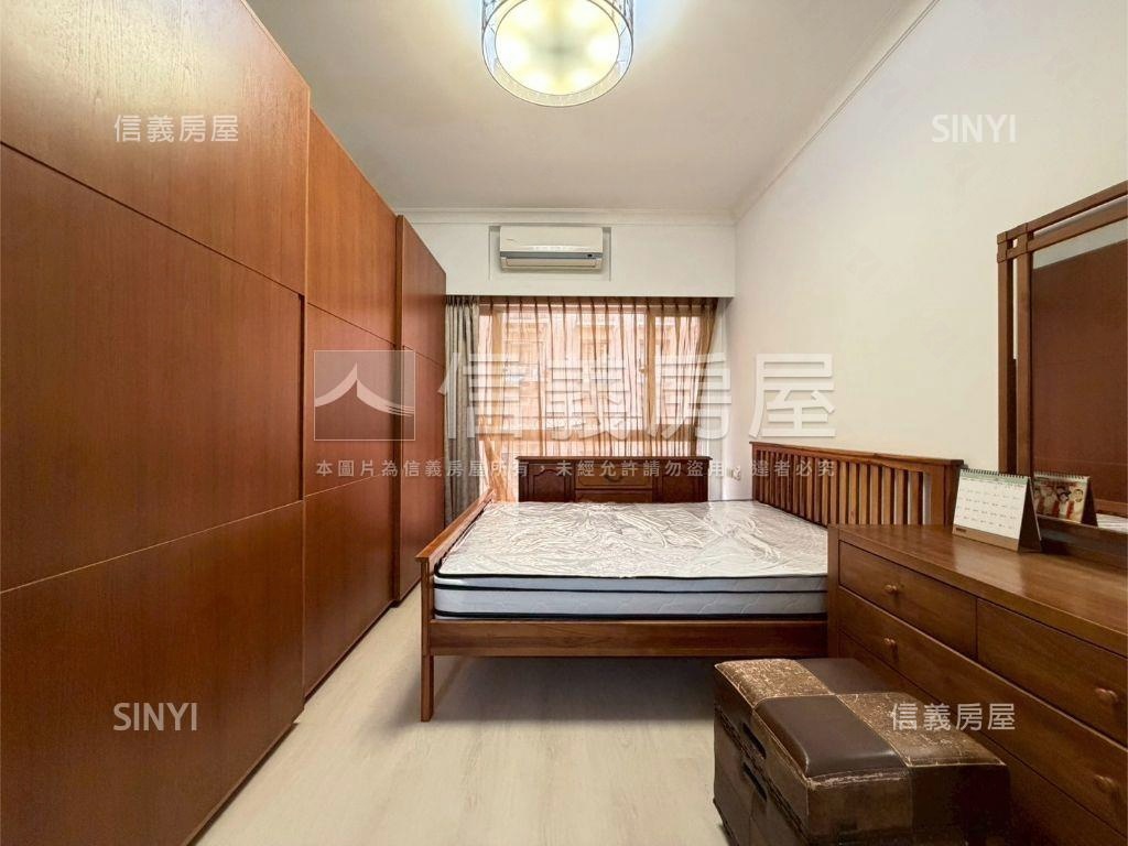 凡登精美四房車位房屋室內格局與周邊環境